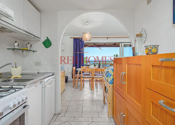 Luce Sul Golfo Marineledda 公寓